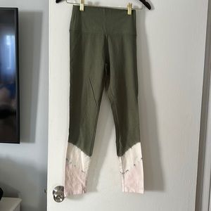 Aerie Green to light pink ombré leggings